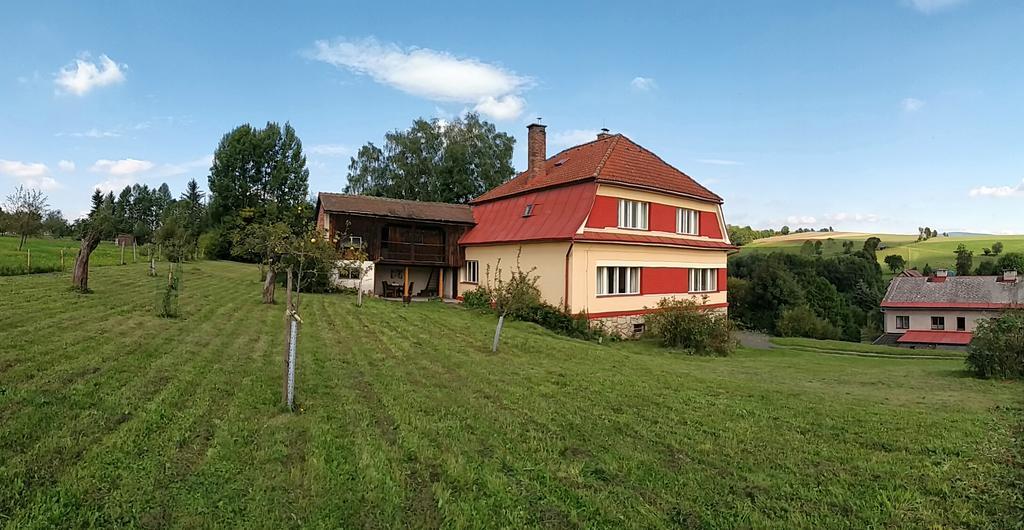 Familiehuis Fuchs Horni Branna Exteriör bild
